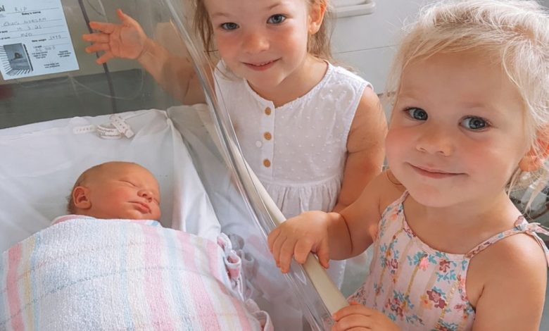 Couple With Dwarfism Build a Family of Five Despite Medical Risks and Public Criticism